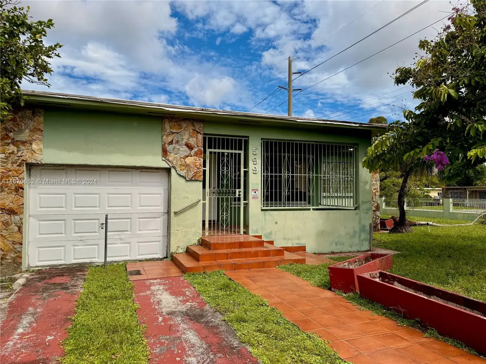 599 E 12th St, Hialeah FL 33010 photo 2