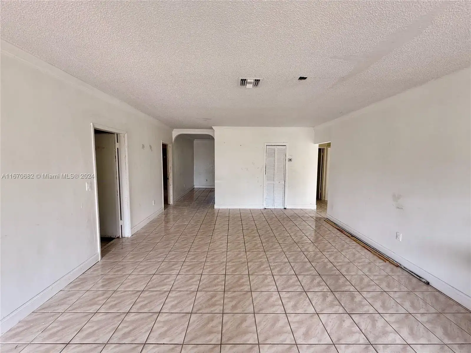 599 E 12th St, Hialeah FL 33010 photo 4
