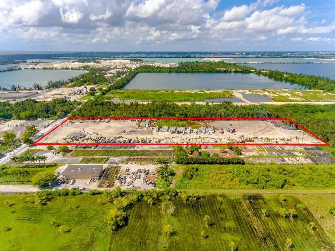16891 NW 122nd Ave, Hialeah FL 33018 photo 4