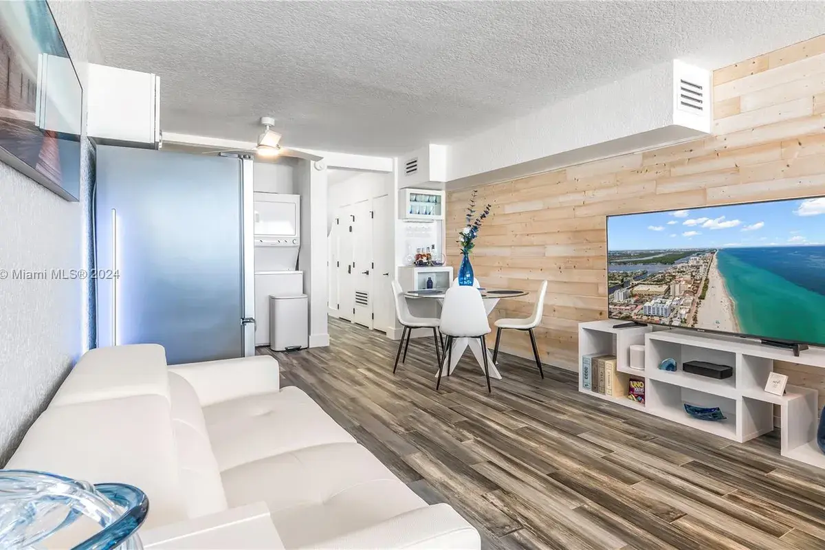 201 Van Buren St # 103, Hollywood FL 33019