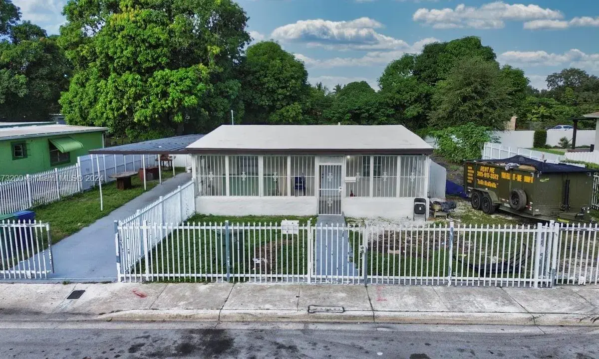 22 ave, Opa-Locka FL 33054