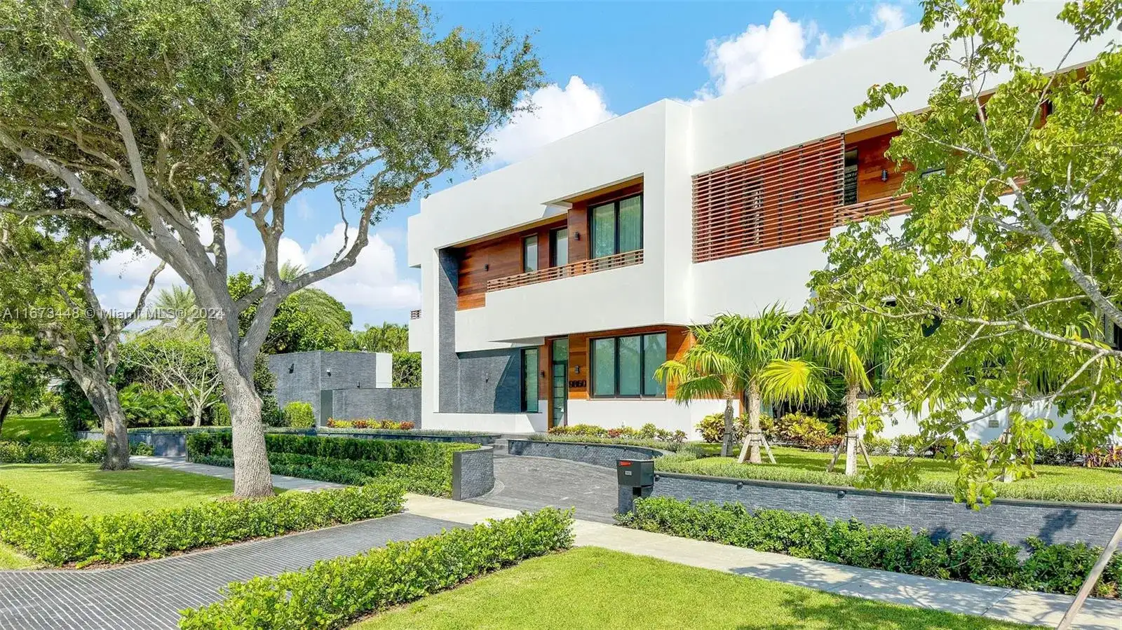 9860 NE 5th Avenue Rd, Miami Shores FL 33138 photo 3