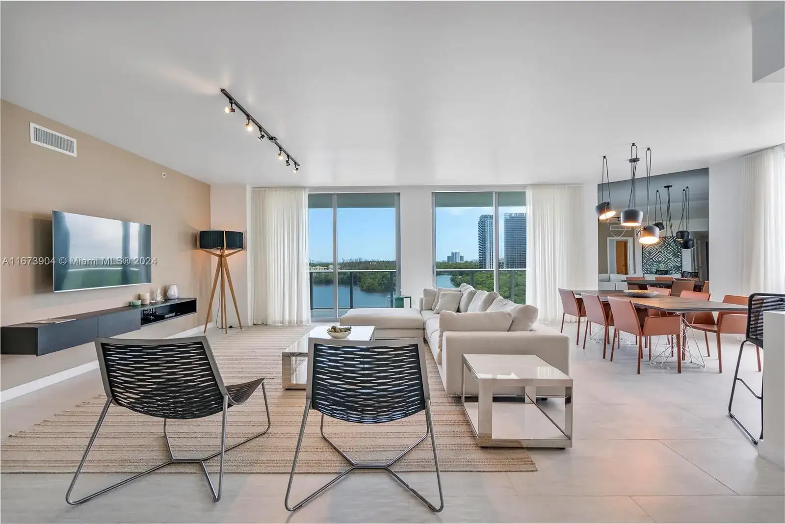 17111 Biscayne Blvd # 802, North Miami Beach FL 33160 photo 4