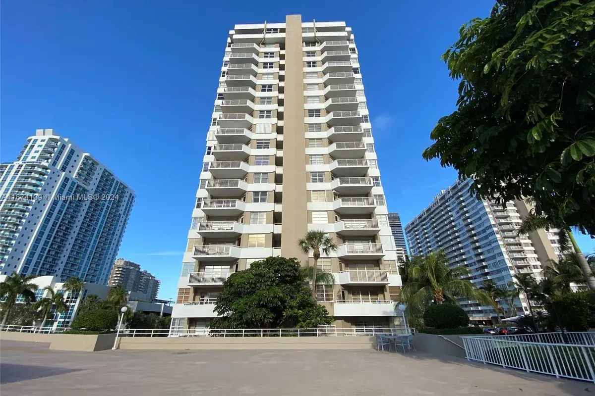 1965 S Ocean Dr # 4D, Hallandale Beach FL 33009