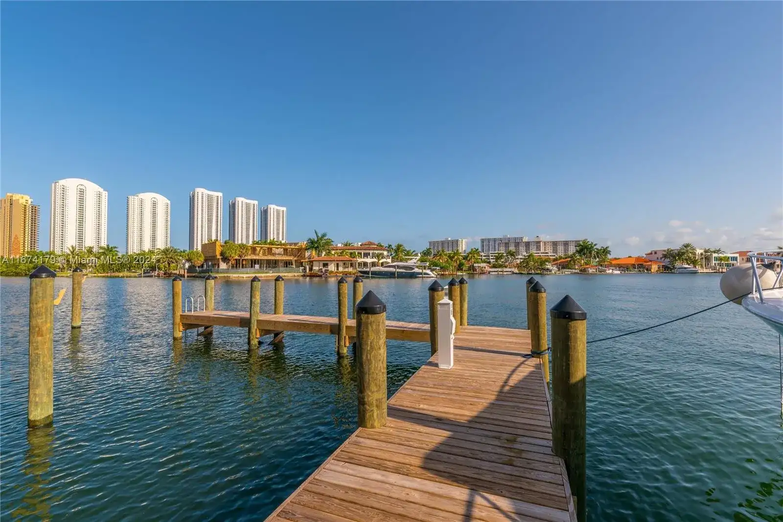 400 Sunny Isles Blvd, Sunny Isles Beach FL 33160 photo 2