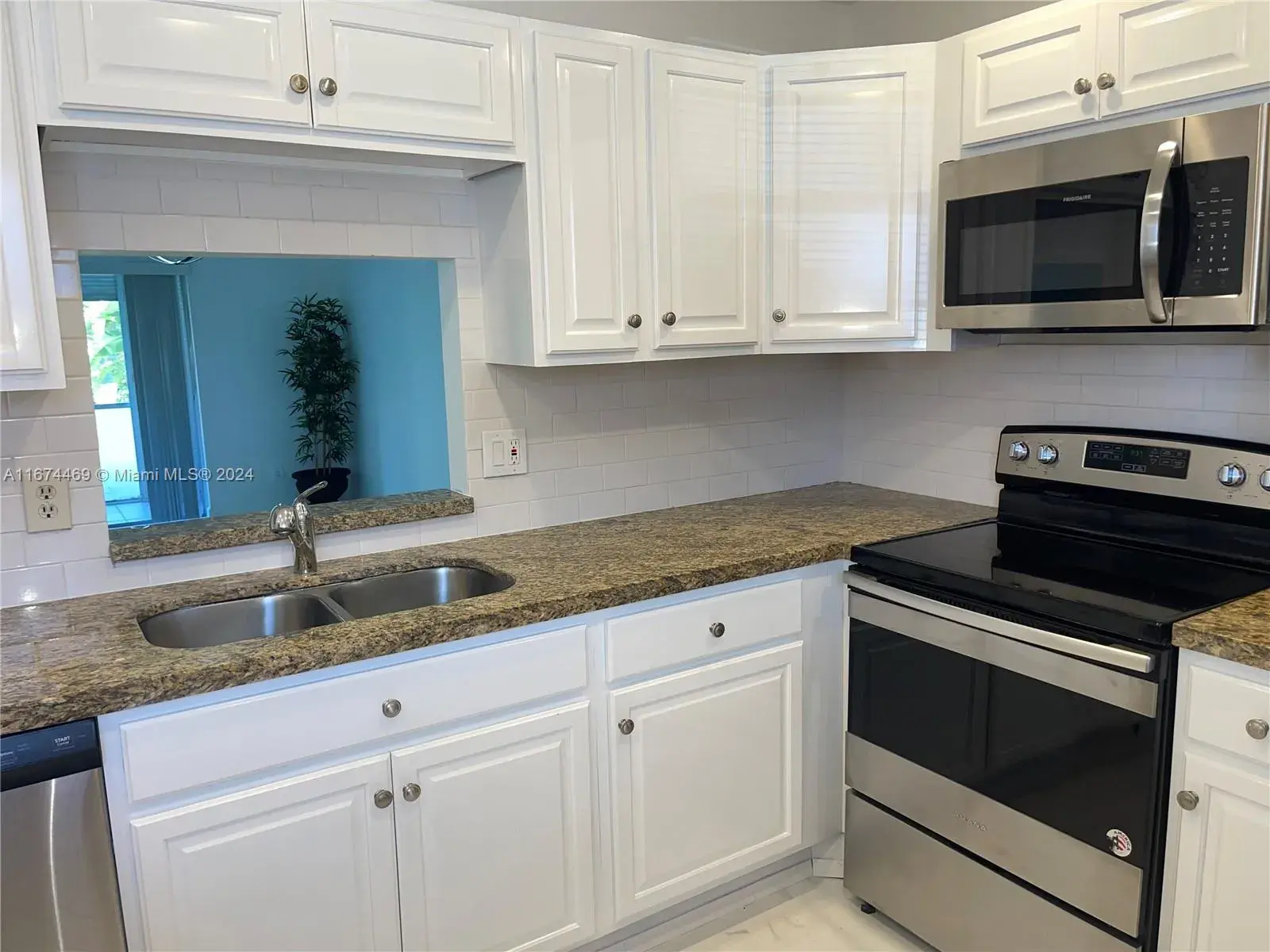 218 NE 12th Ave # 107, Hallandale Beach FL 33009