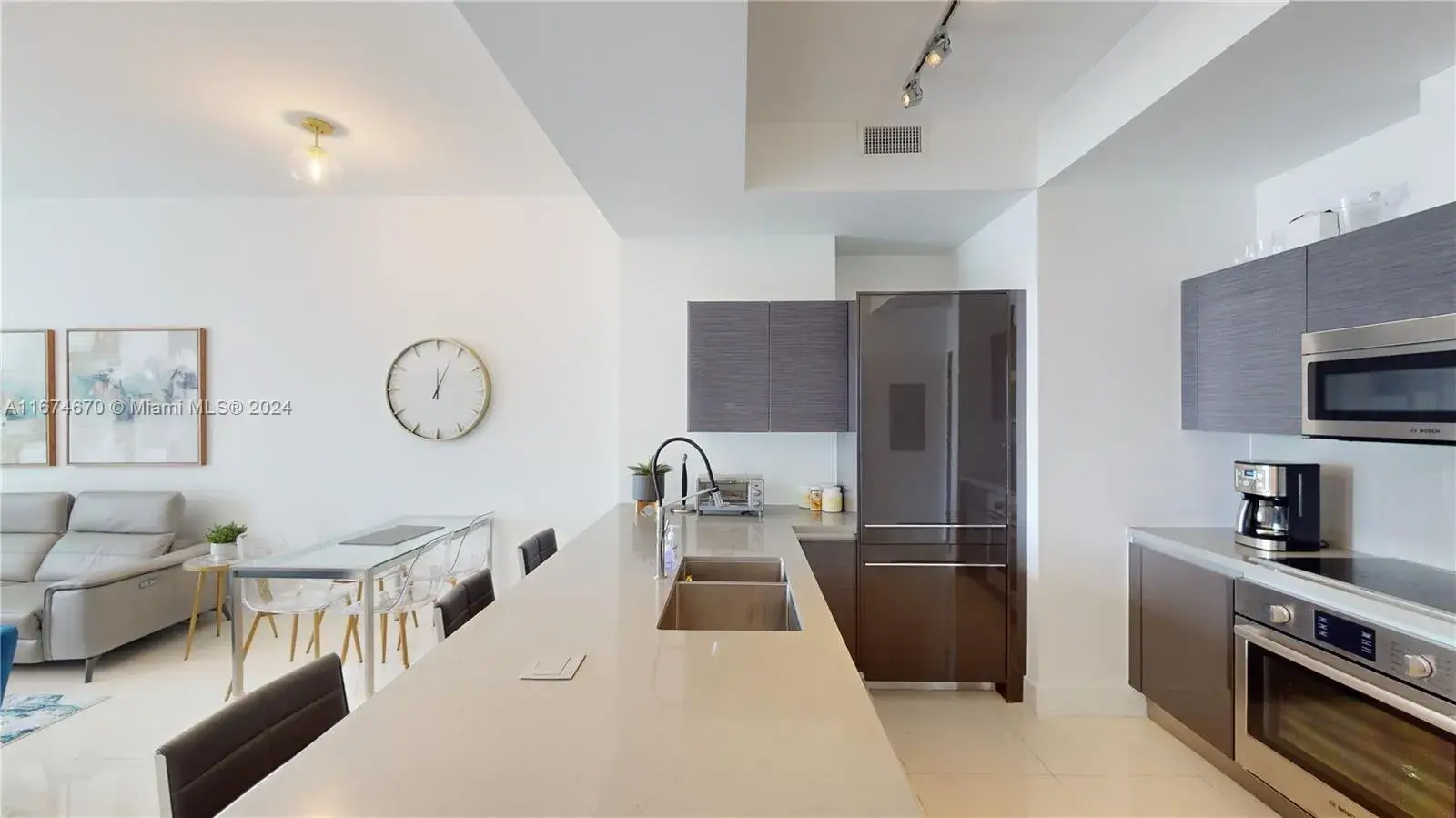 1080 Brickell Ave # 2804, Miami FL 33131