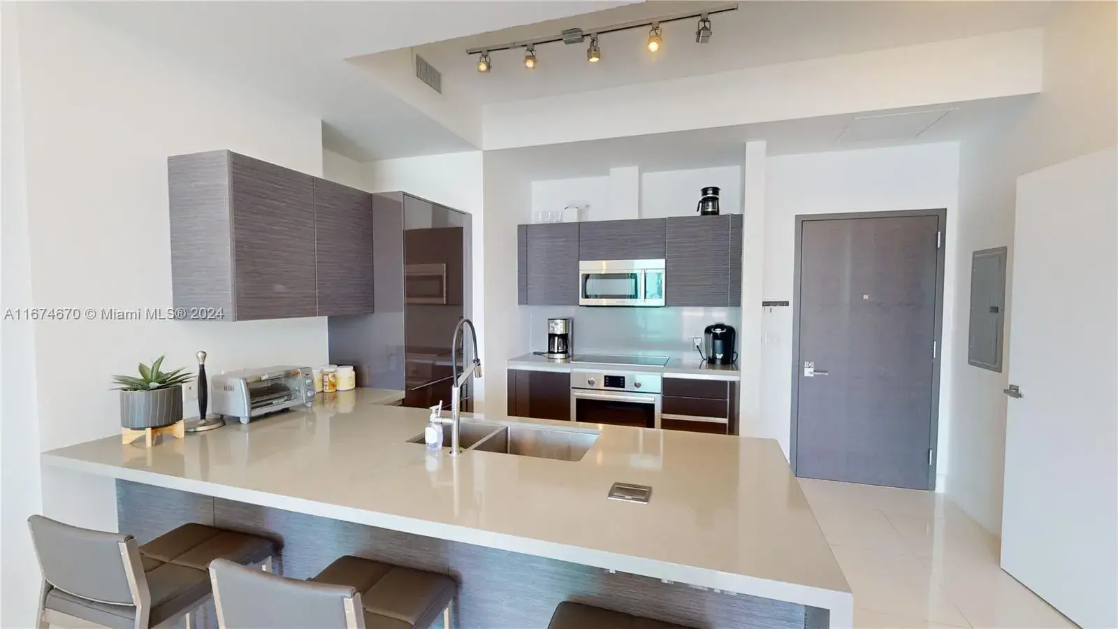 1080 Brickell Ave # 2804, Miami FL 33131