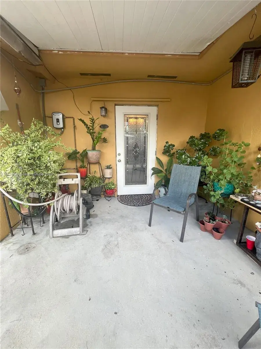 7110 Custer St, Hollywood FL 33024