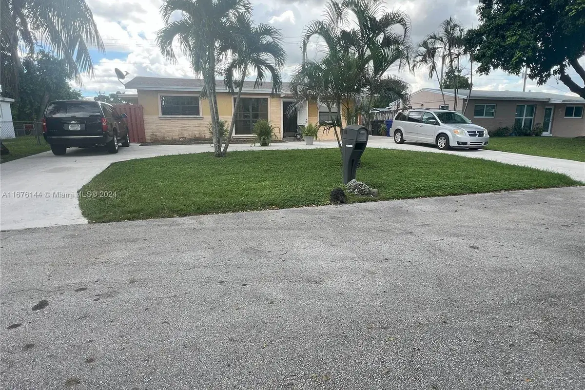 7110 Custer St, Hollywood FL 33024