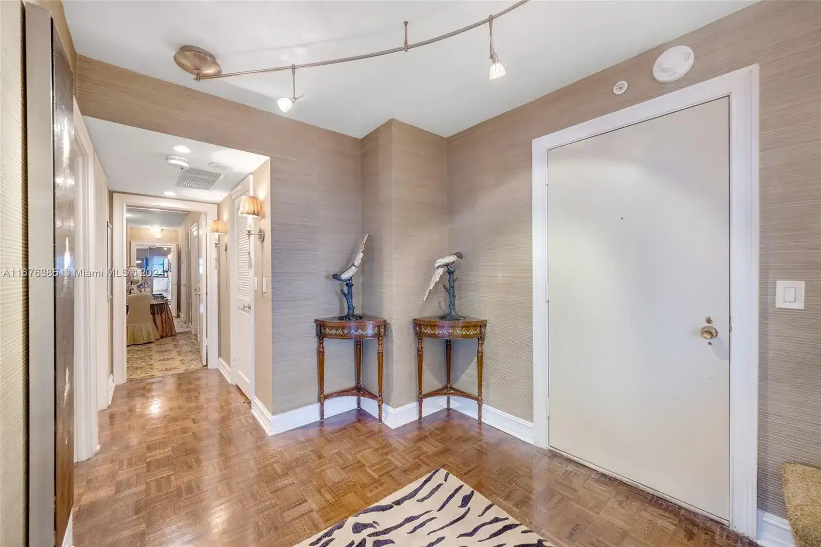 9801 Collins Ave, Bal Harbour FL 33154 photo 4