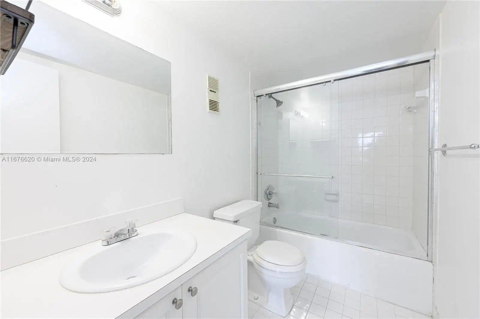 8411 NW 8th St # 405, Miami FL 33126 photo 3