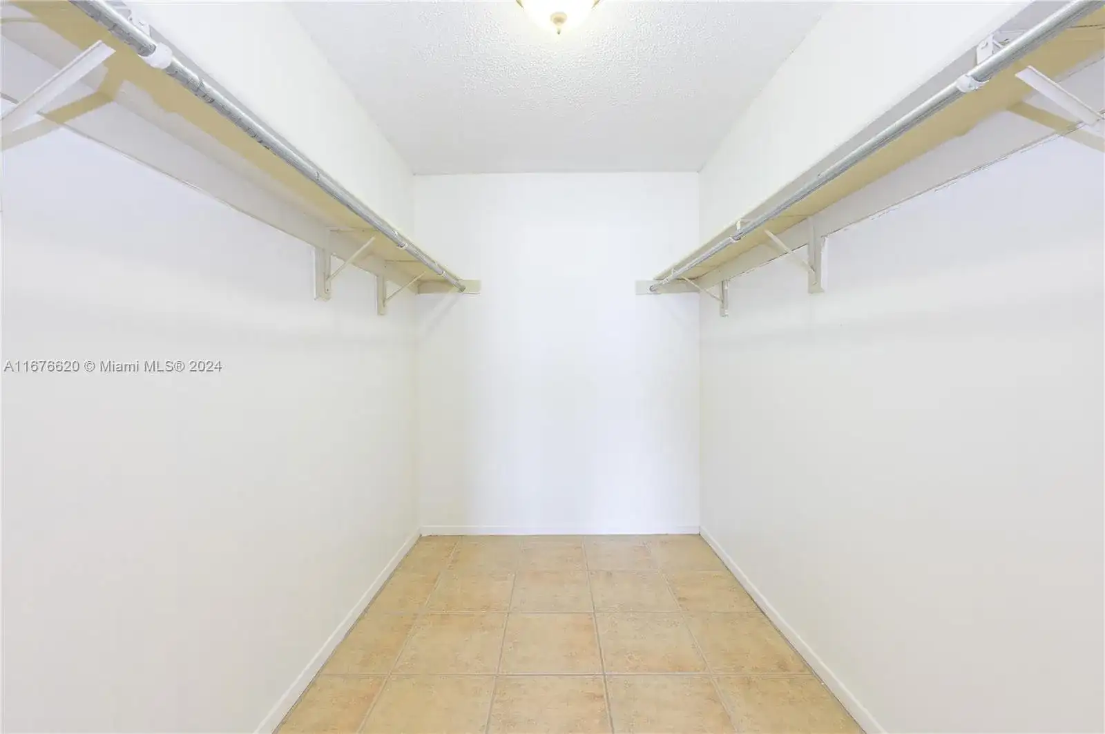 8411 NW 8th St # 405, Miami FL 33126 photo 4