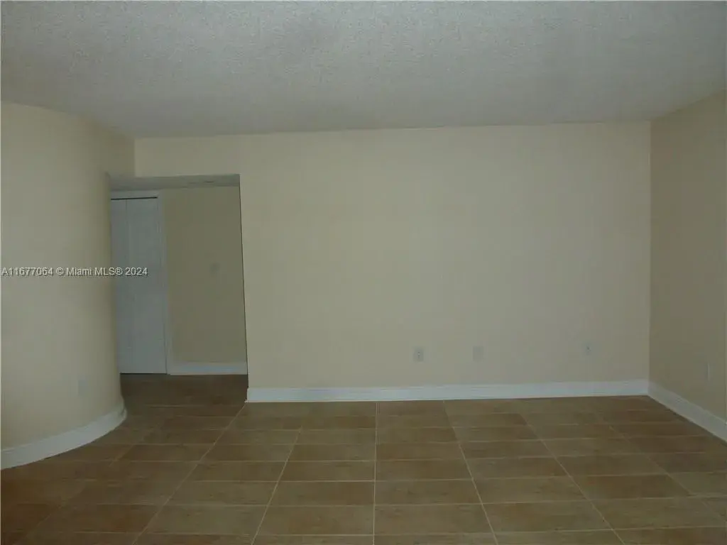 21075 NE 34 Ave # 2, Aventura FL 33180