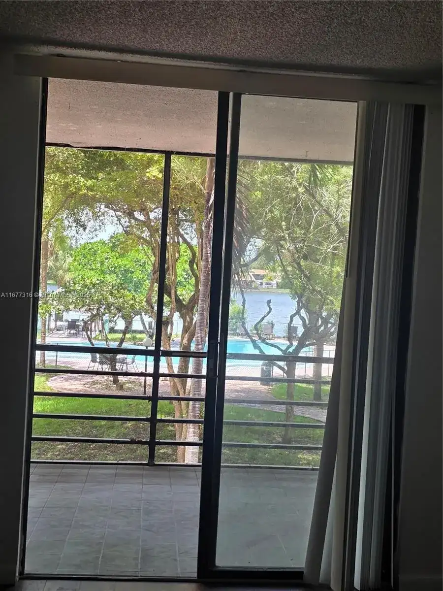 661 NE 195th St # 215, Miami FL 33179 photo 3