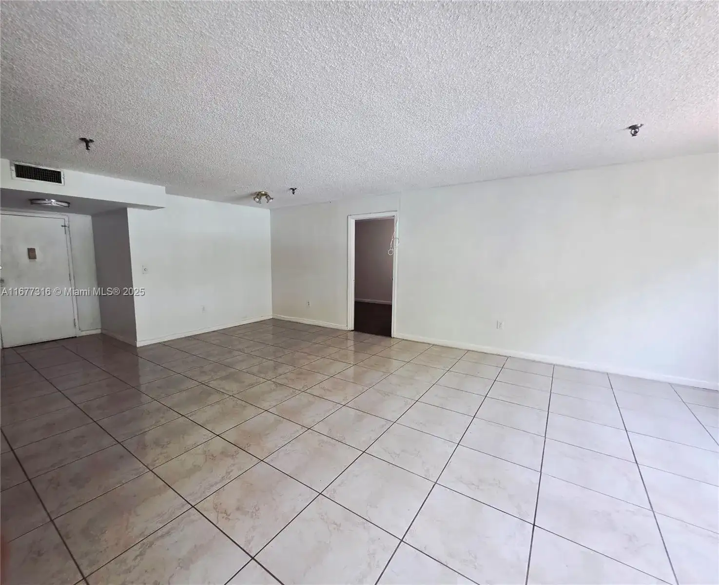661 NE 195th St # 215, Miami FL 33179 photo 4