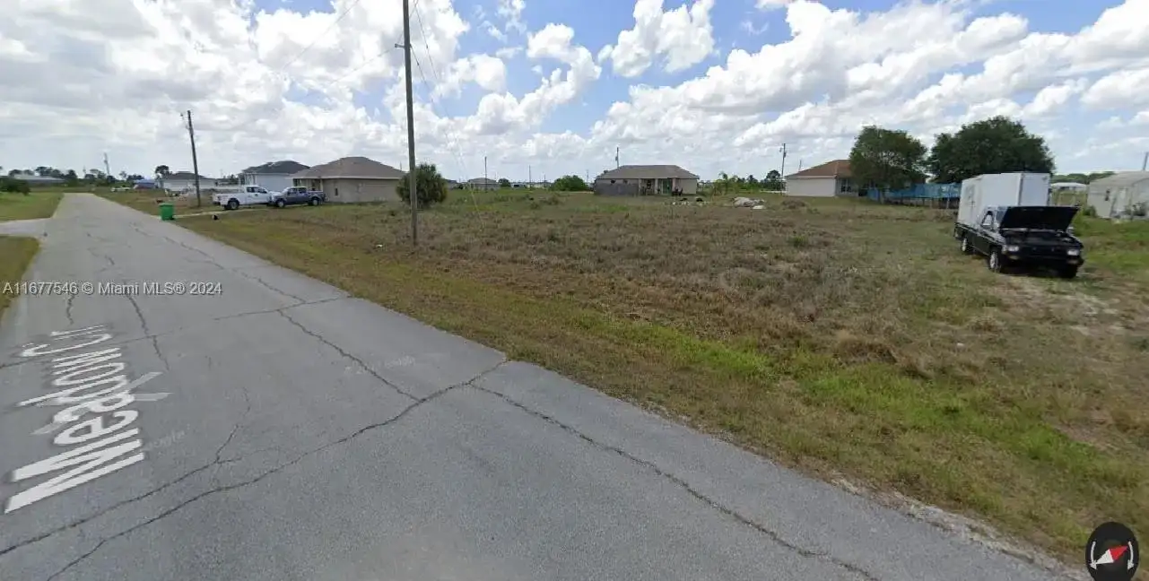 9036 Meadow Terr, La Belle FL 33935 photo 2