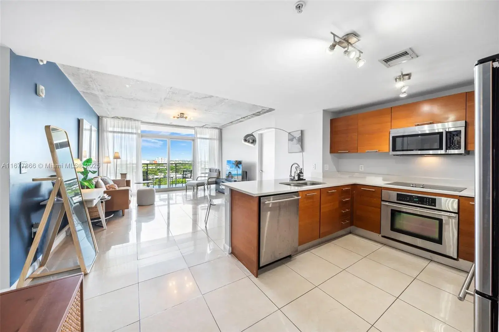 3250 NE 1st Ave # 906, Miami FL 33137