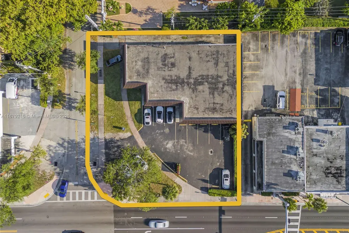 5500 SW 8th St, Coral Gables FL 33134
