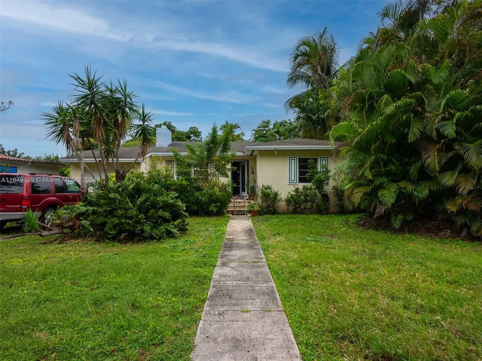 5801 SW 32nd St, Miami FL 33155