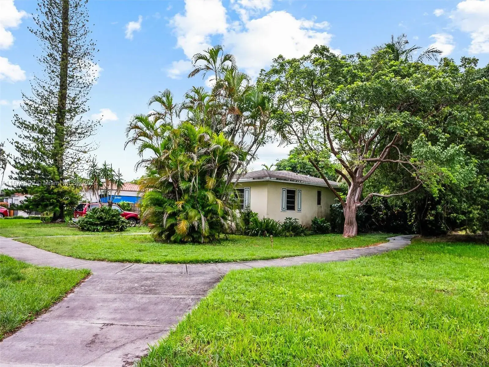 5801 SW 32nd St, Miami FL 33155