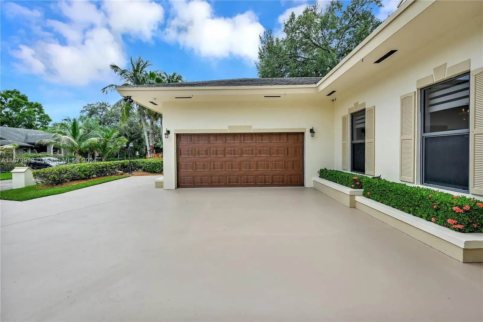 1067 SW 92nd Ave, Plantation FL 33324