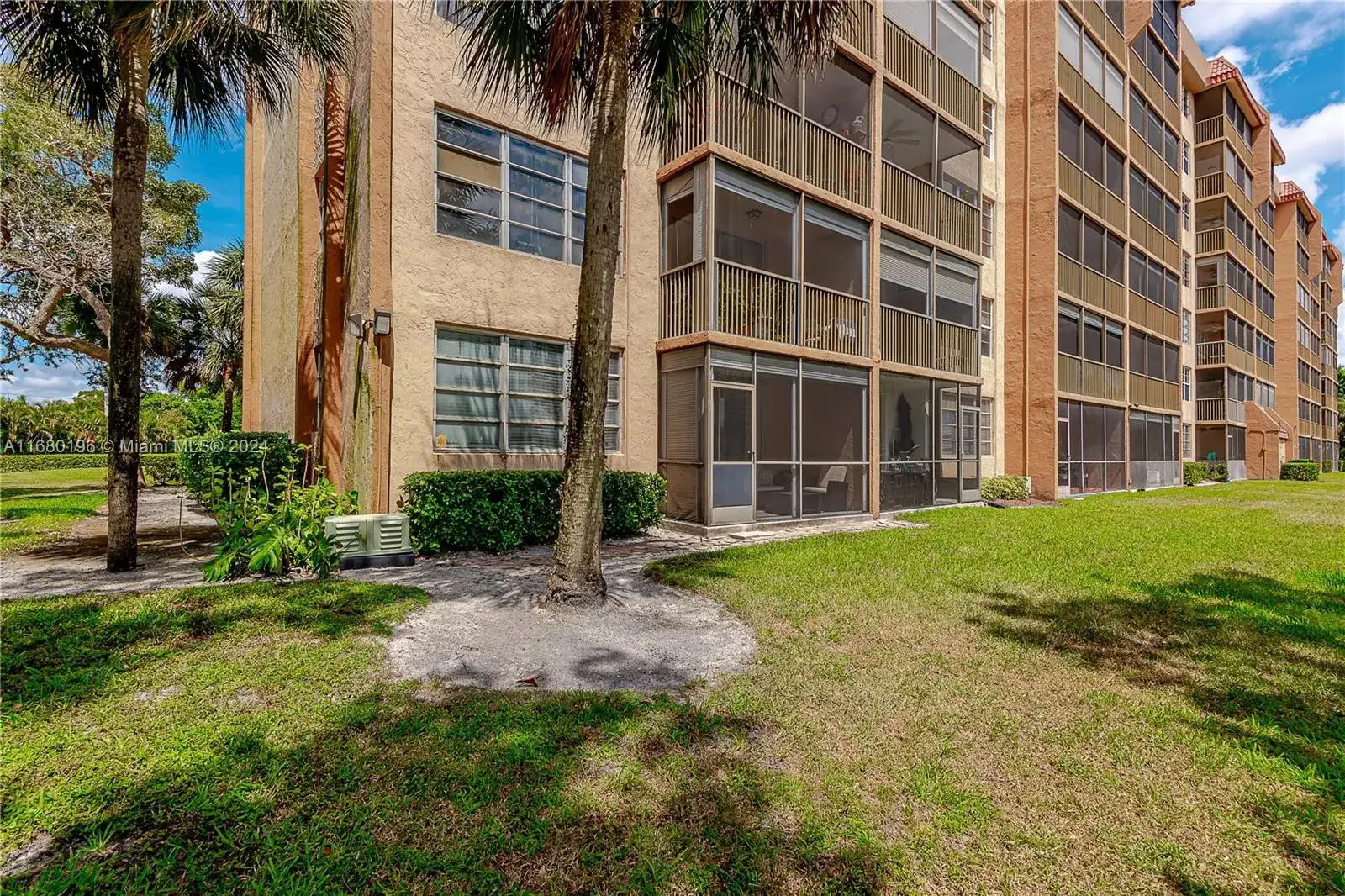 3001 W Rolling Hills Cir # 110, Davie FL 33328 photo 5