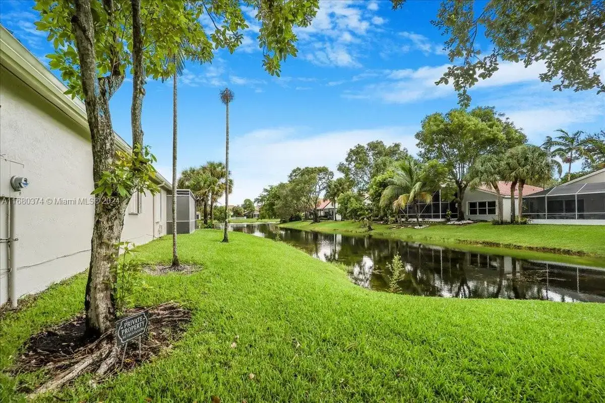 15003 SW 16th St, Pembroke Pines FL 33027 photo 3