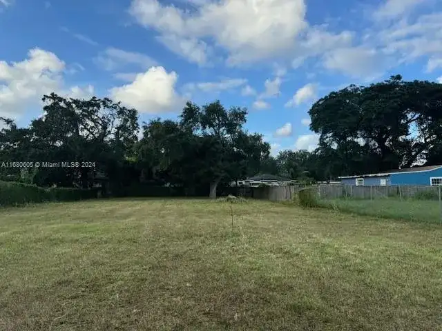 24xx NW 55 St, Miami FL 33142 photo 2