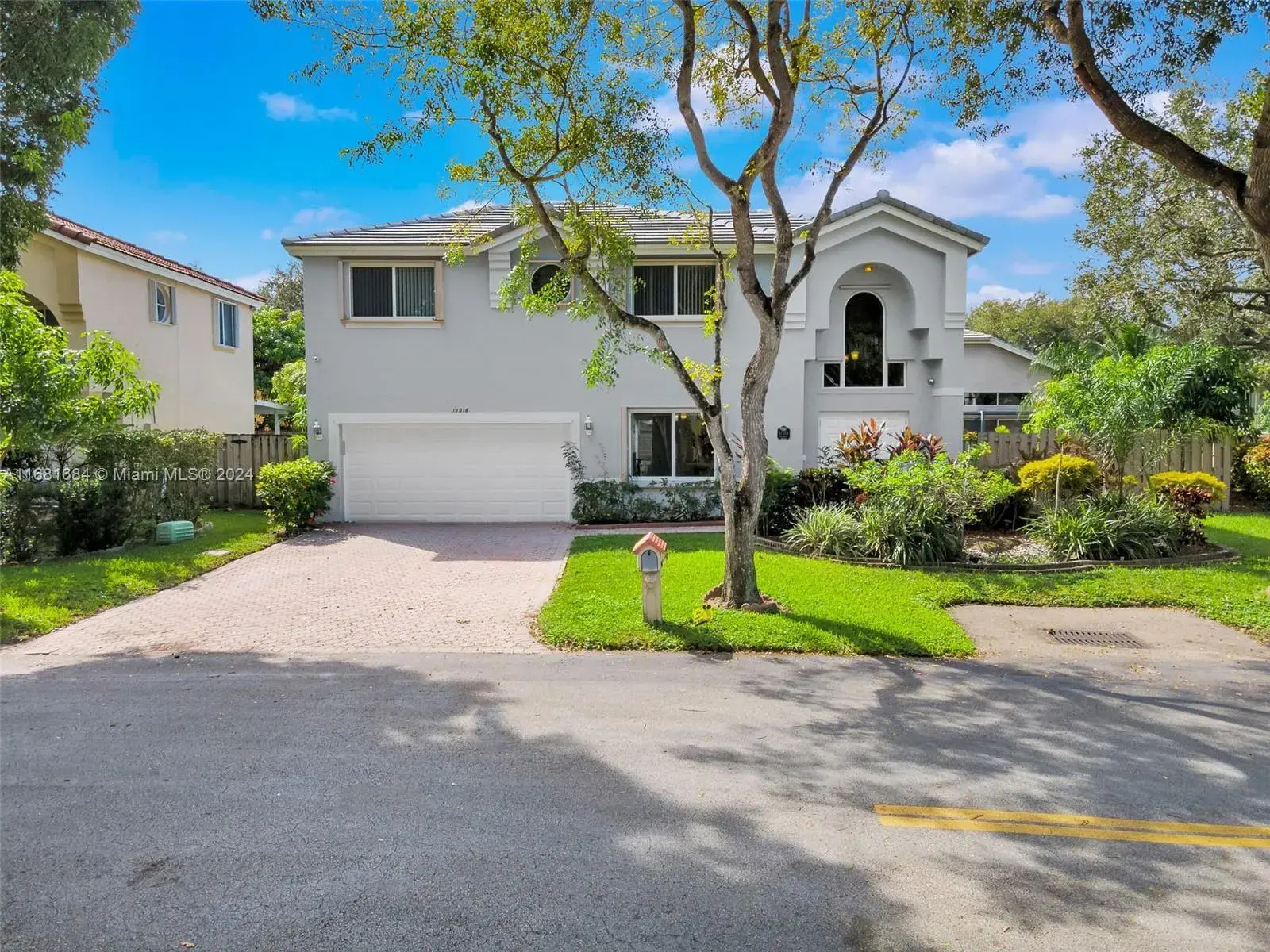 11318 Rhapsody Rd, Cooper City FL 33026