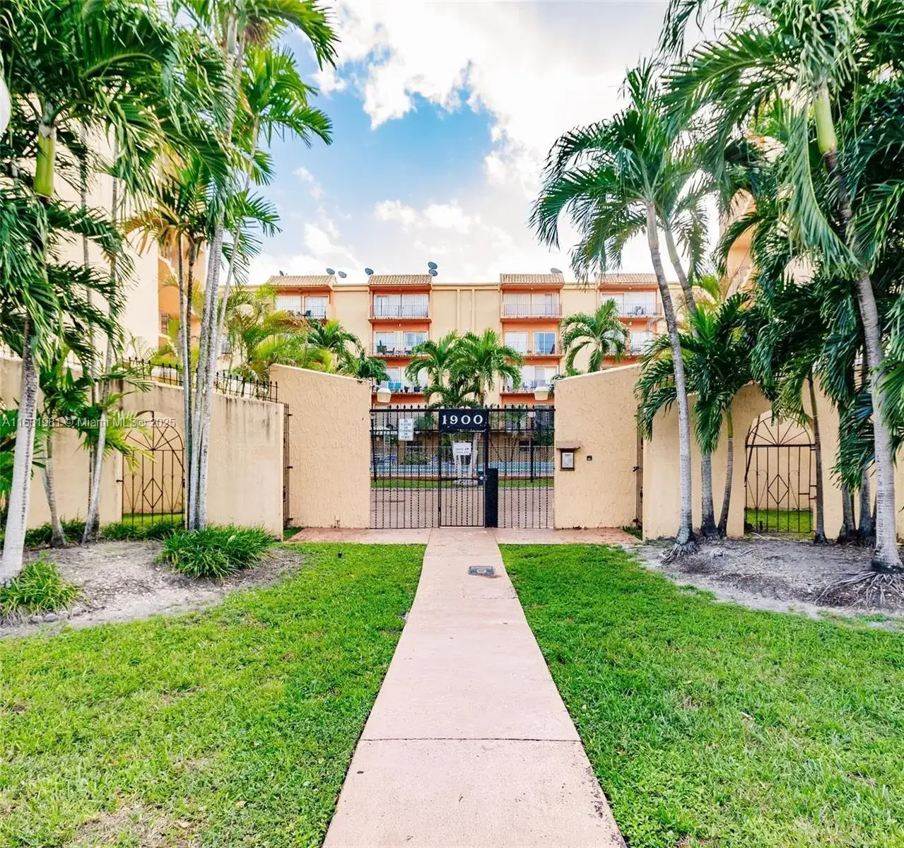 1900 W 54th St # 213, Hialeah FL 33012 photo 3