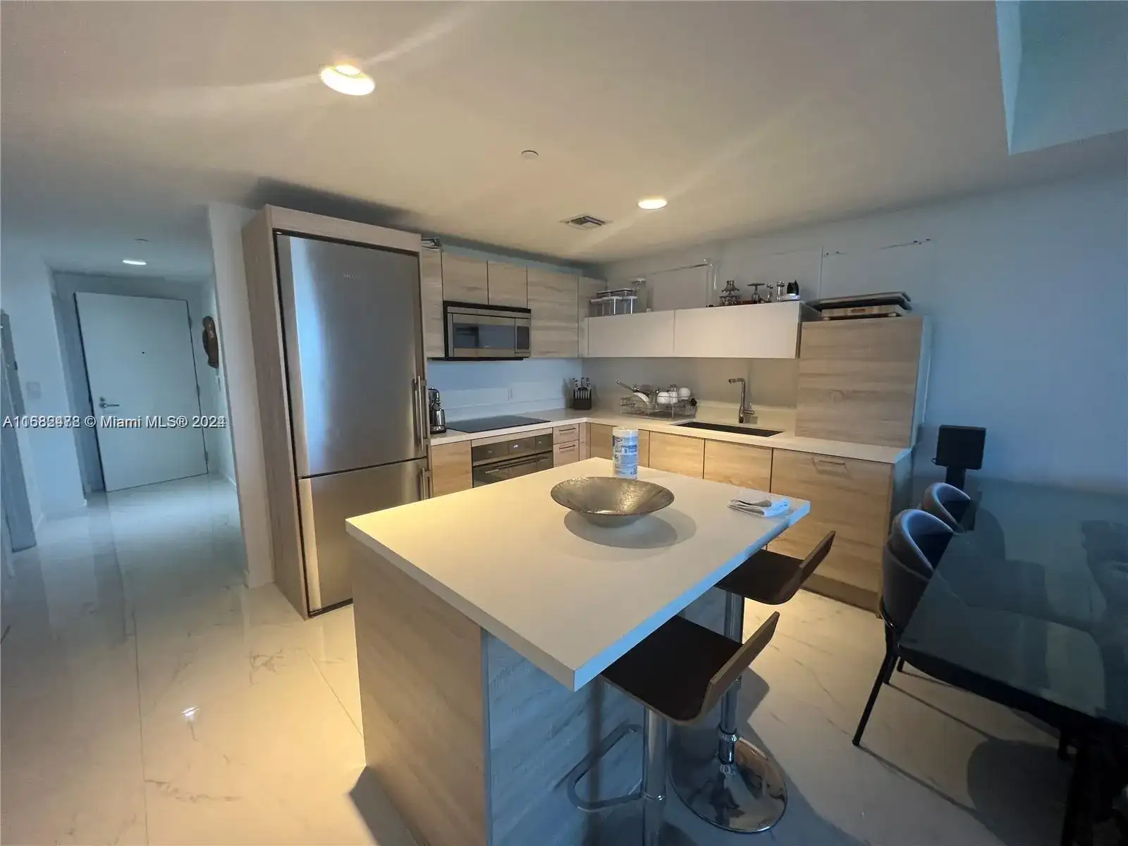 16385 Biscayne Blvd # 2020, North Miami Beach FL 33160 photo 2