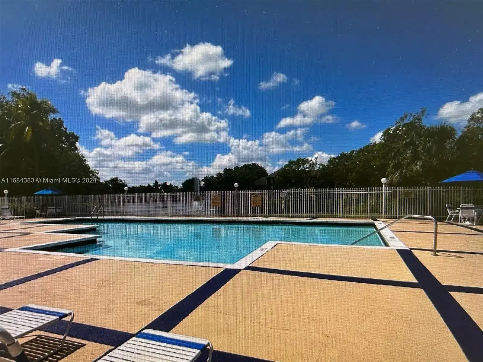 301 Palm Way # 304, Pembroke Pines FL 33025 photo 4