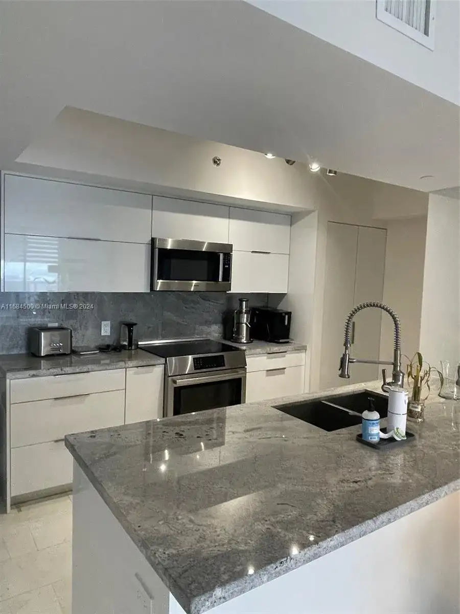 1830 S Ocean Dr # 2604, Hallandale Beach FL 33009 photo 4