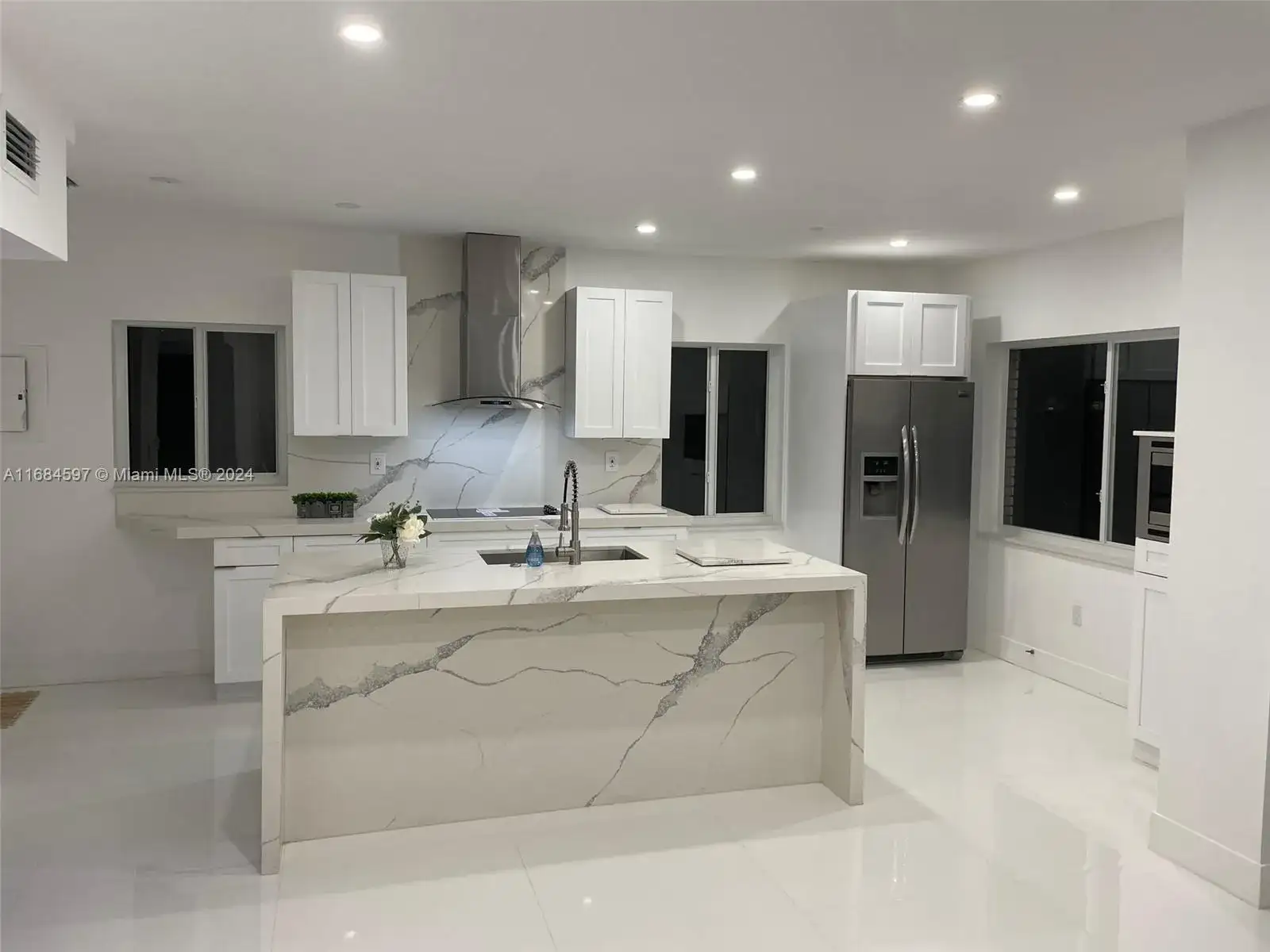 1201 Marseille Dr # 17, Miami Beach FL 33141 photo 2