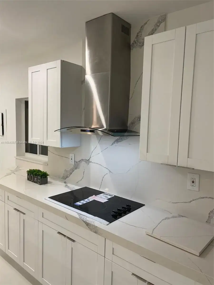 1201 Marseille Dr # 17, Miami Beach FL 33141 photo 5