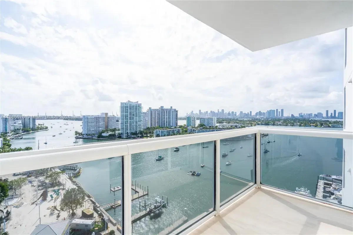 1800 Sunset Harbour Dr, Miami Beach FL 33139