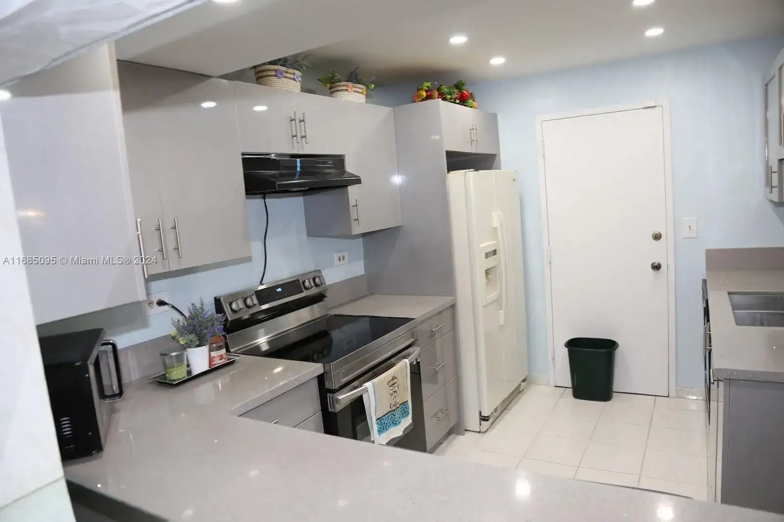 800 NE 195th St # 501, Miami FL 33179 photo 5