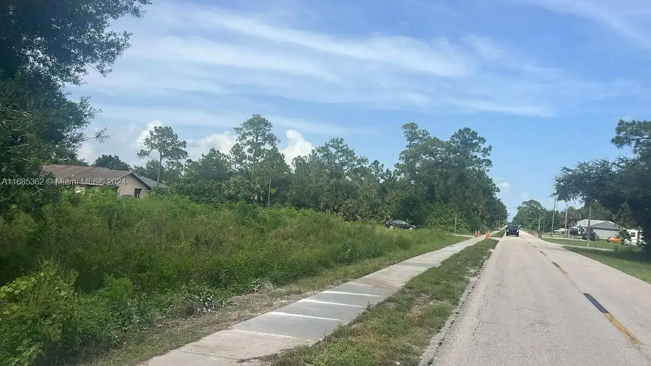 805 E 6 st, Lehigh Acres FL 33972 photo 5