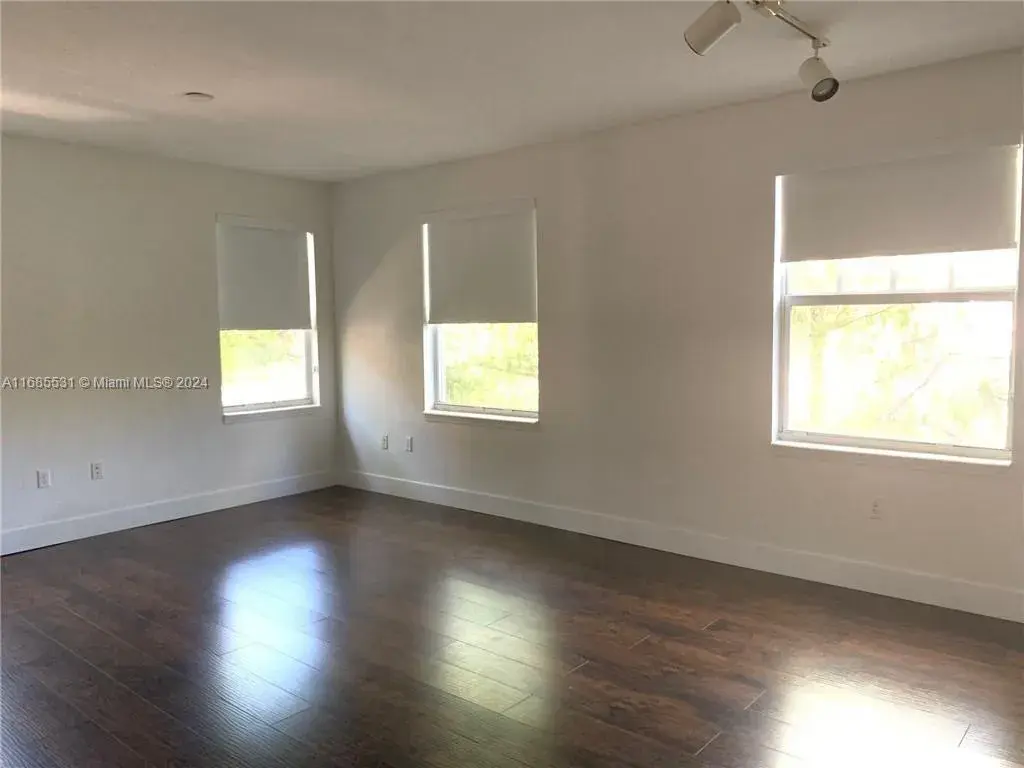 6776 W Sample Rd # 6776, Coral Springs FL 33067