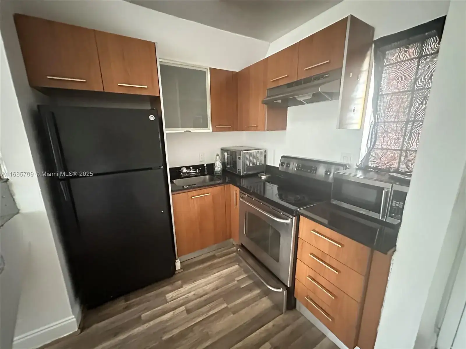 421 NE 68th St # 8, Miami FL 33138 photo 2