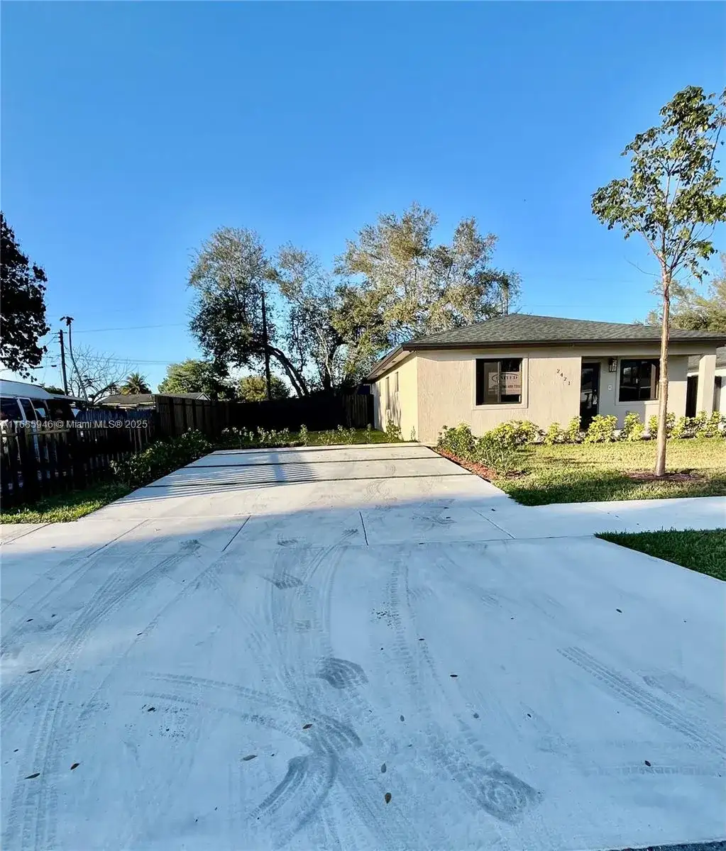 2421 NW 152nd Ter, Miami Gardens FL 33054 photo 3