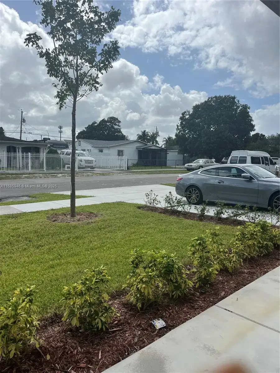 2421 NW 152nd Ter, Miami Gardens FL 33054 photo 4