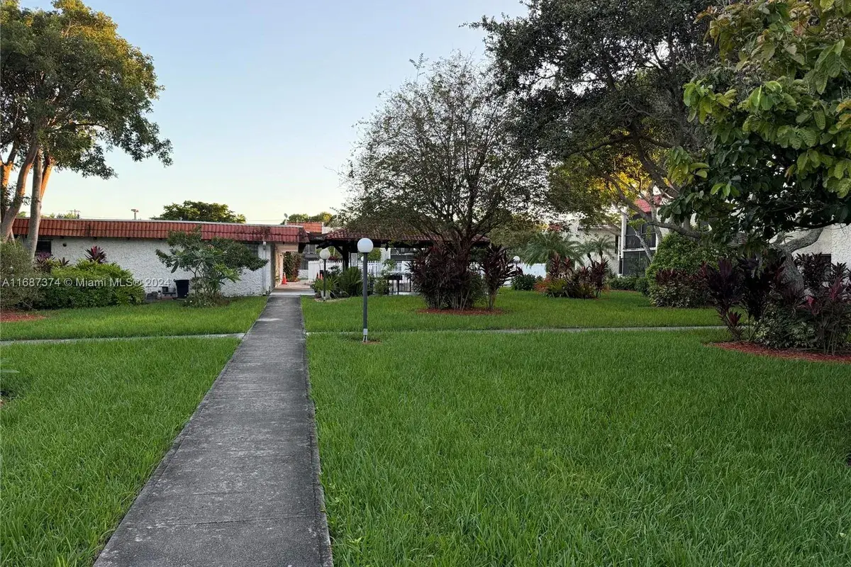 8701 SW 141st St # F4, Palmetto Bay FL 33176