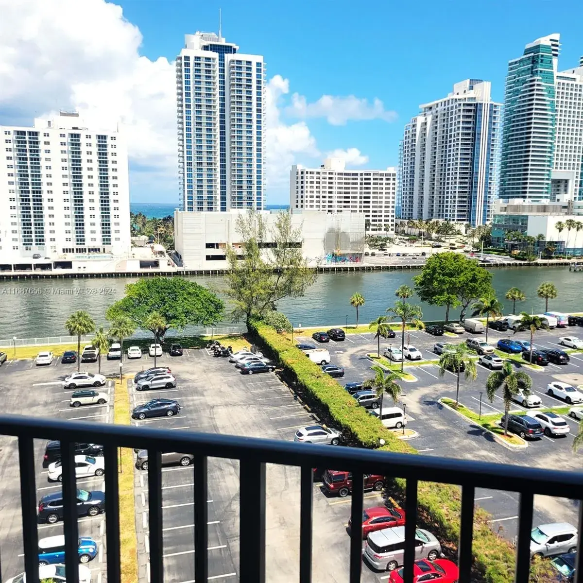 800 Parkview Dr # 930, Hallandale Beach FL 33009