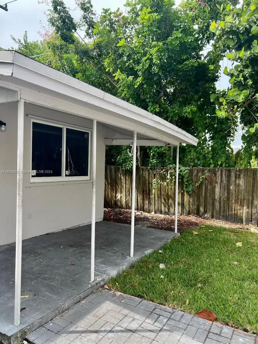 2419 Lincoln St # 23B, Hollywood FL 33020 photo 2