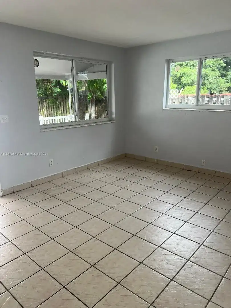 2419 Lincoln St # 23B, Hollywood FL 33020 photo 4