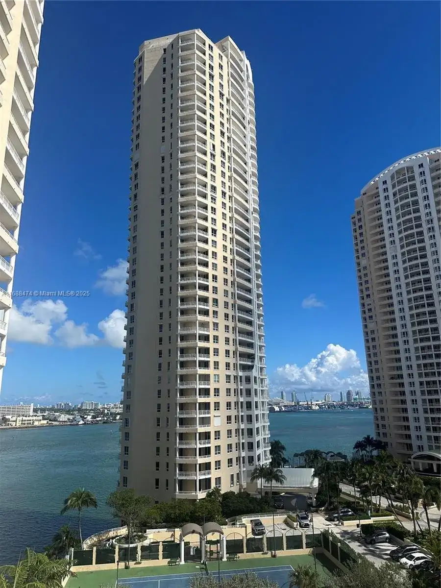 848 Brickell Key Dr # 1005, Miami FL 33131 photo 2