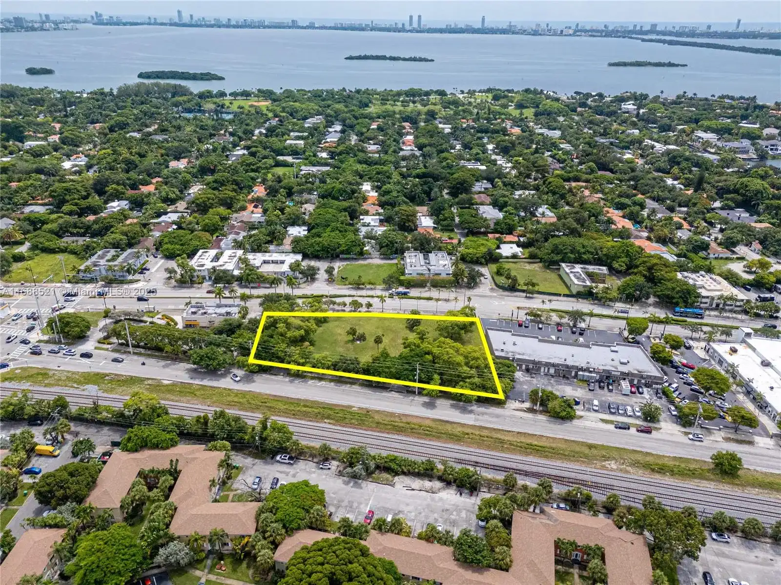 5220 Biscayne, Miami FL 33137