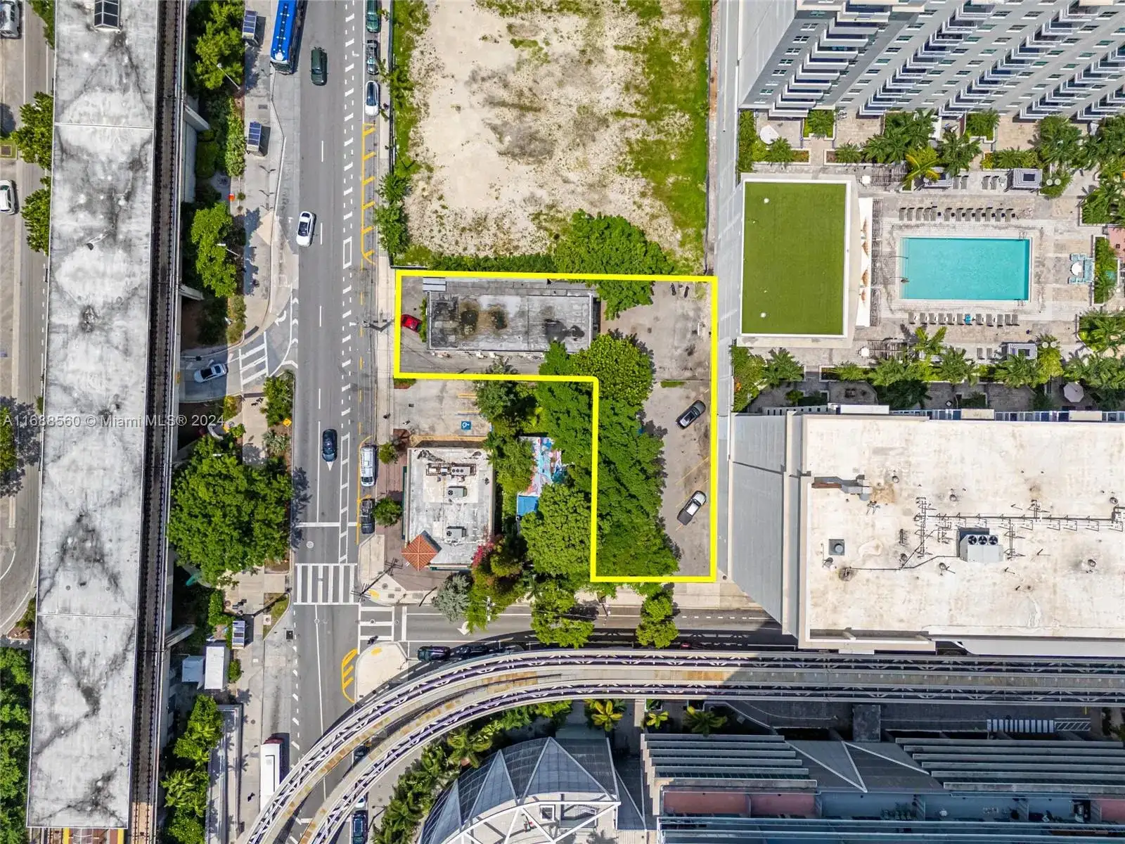 75 SW 11th St, Miami FL 33130 photo 5